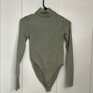 Stylish Olive Ribbed Bodysuit forever 21 long sleeve open back